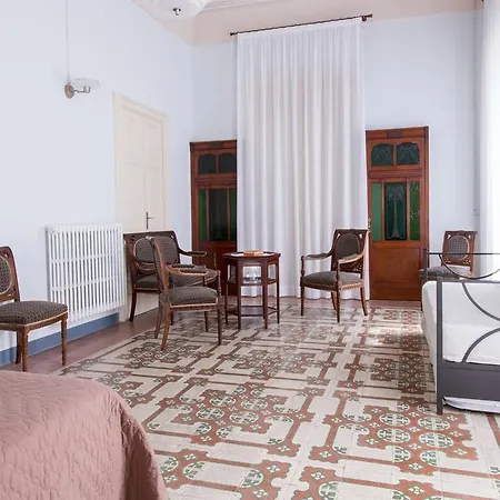 Palazzo Vallebona * Gallipoli